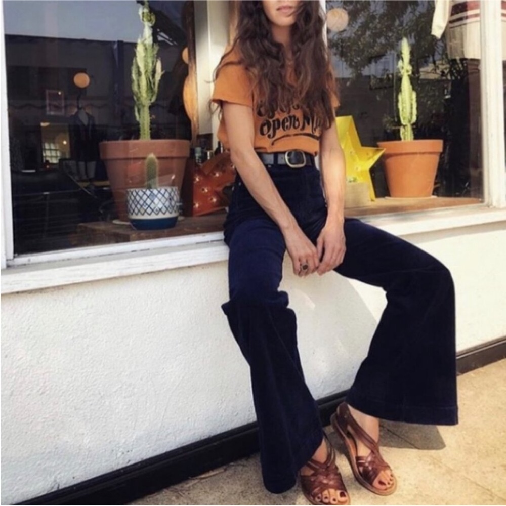 Rolla’s Eastcoast High Rise Flare Corduroy Pants in Midnight Blue
